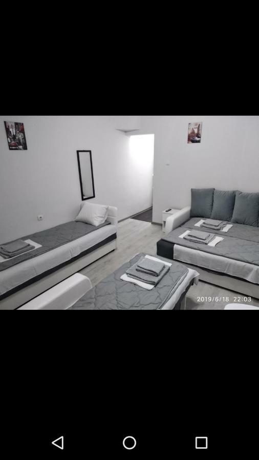 Apartmani Pinokio Ni Exterior foto